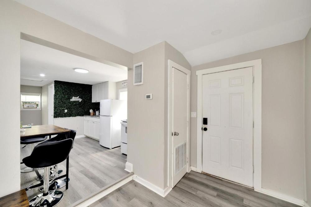 Tampa Bliss Comfy 2 Bedroom Apartment